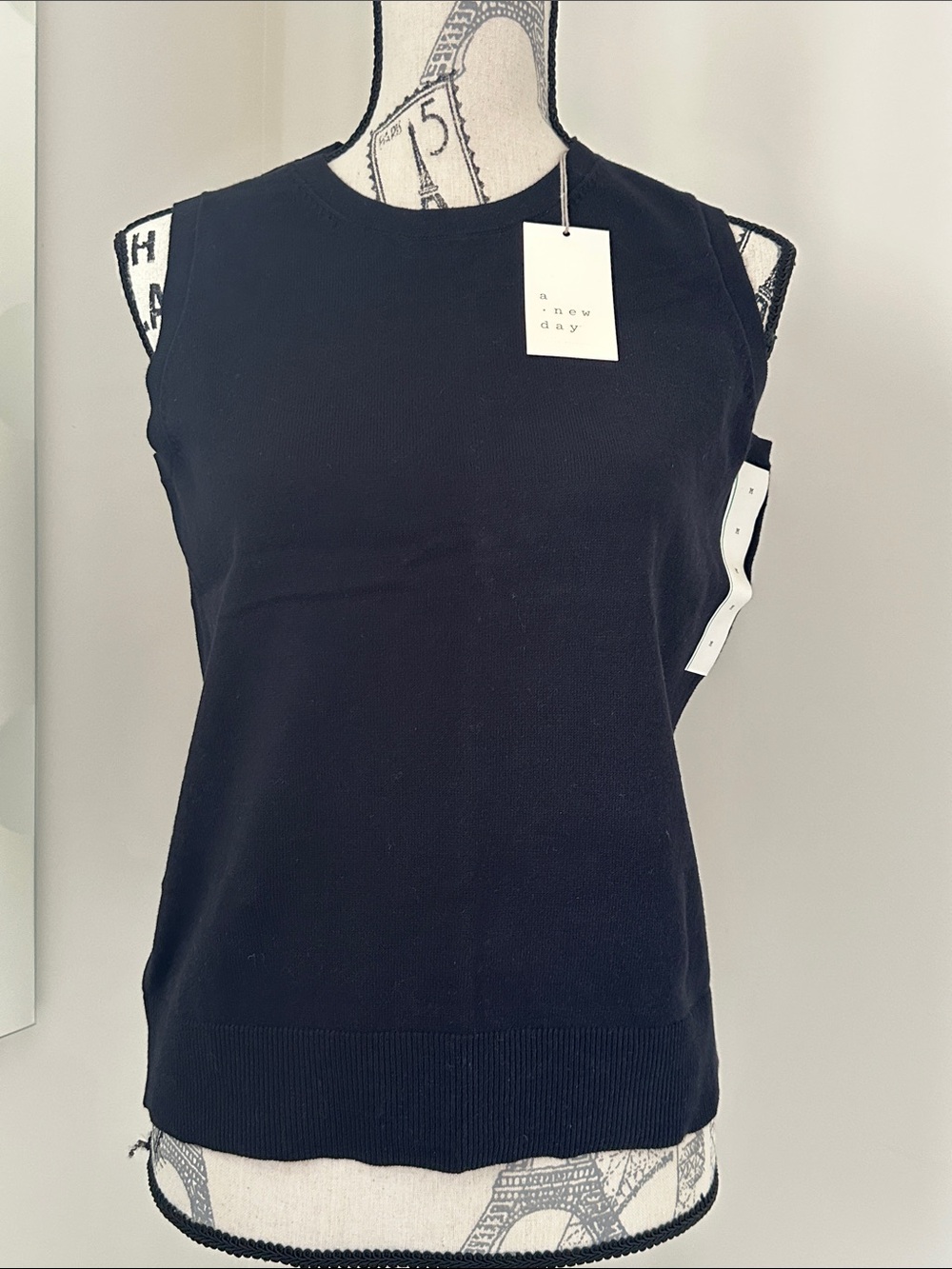 A new day Medium 100% Cotton Black Crewneck Sleeveless Knit Tank
